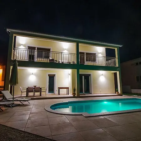 Holiday House Maya With Bbq Villa Pula
